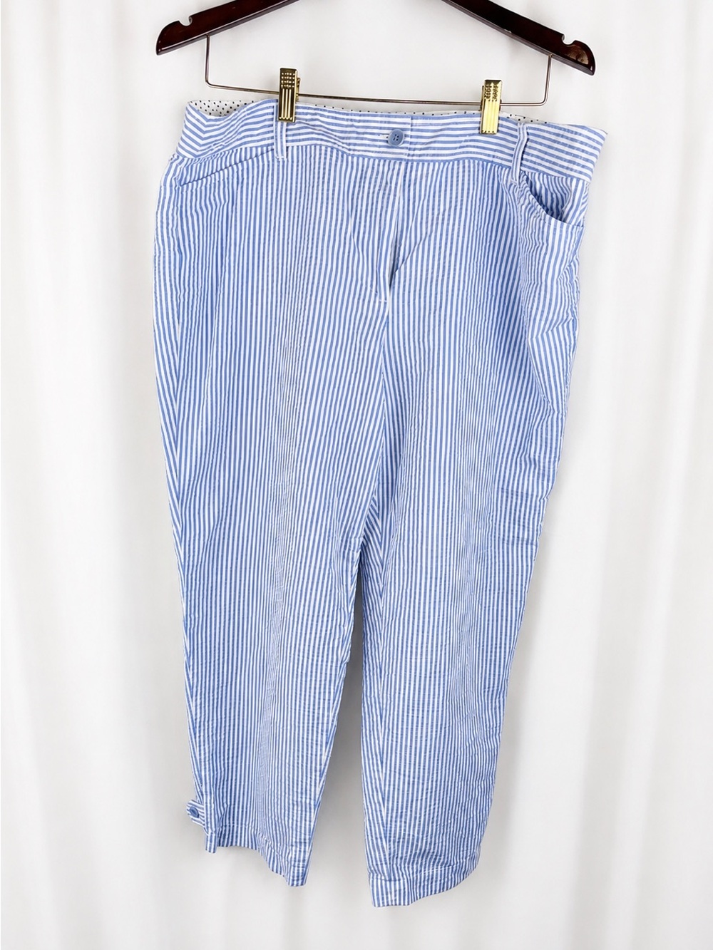 Talbots Light Blue & White Seersucker Cropped Pants